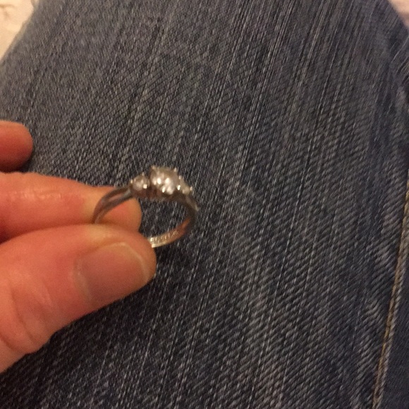 Ring - Picture 3 of 4